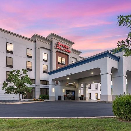 Hampton Inn & Suites Louisville East Exteriör bild