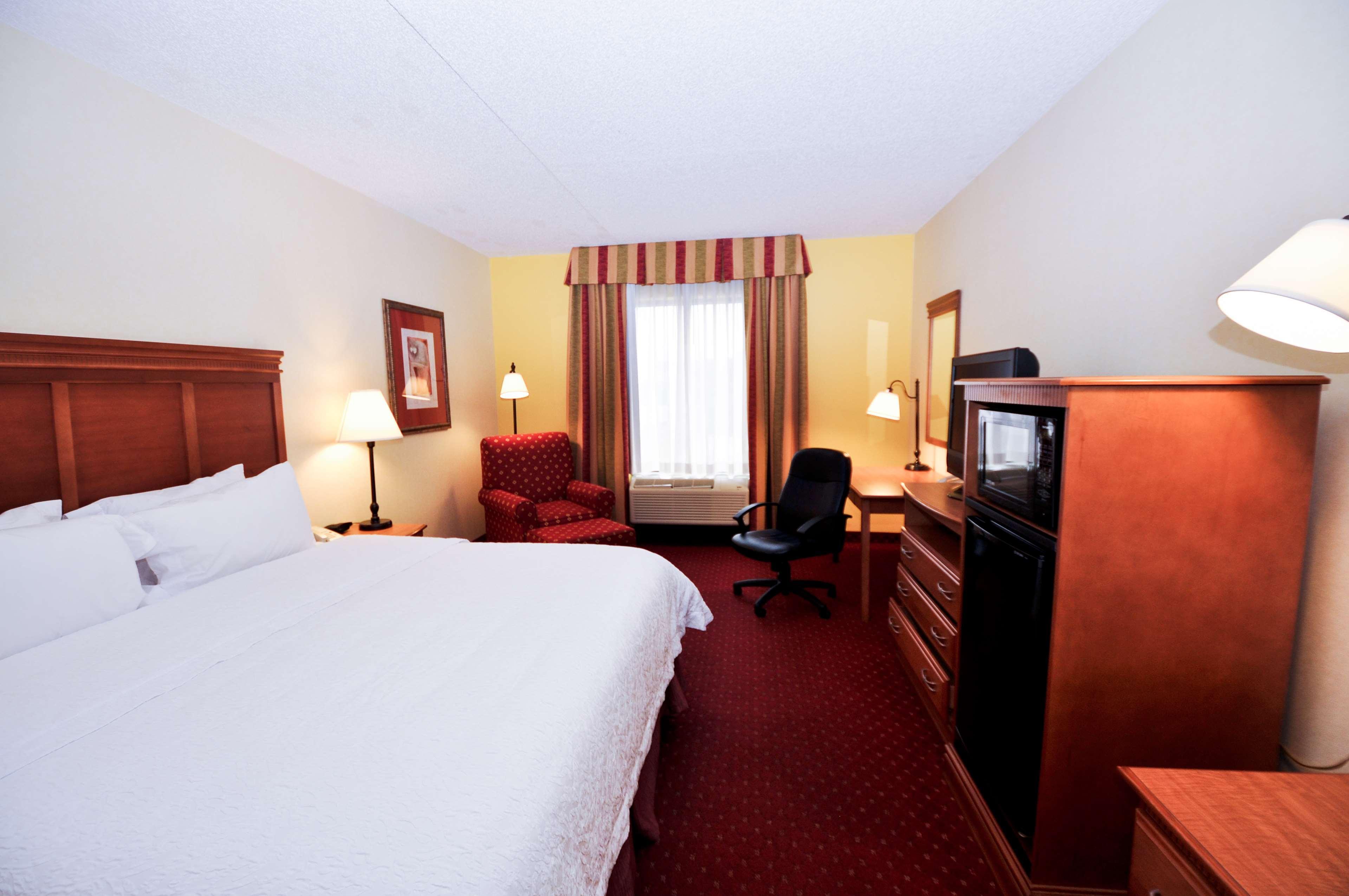 Hampton Inn & Suites Louisville East Exteriör bild