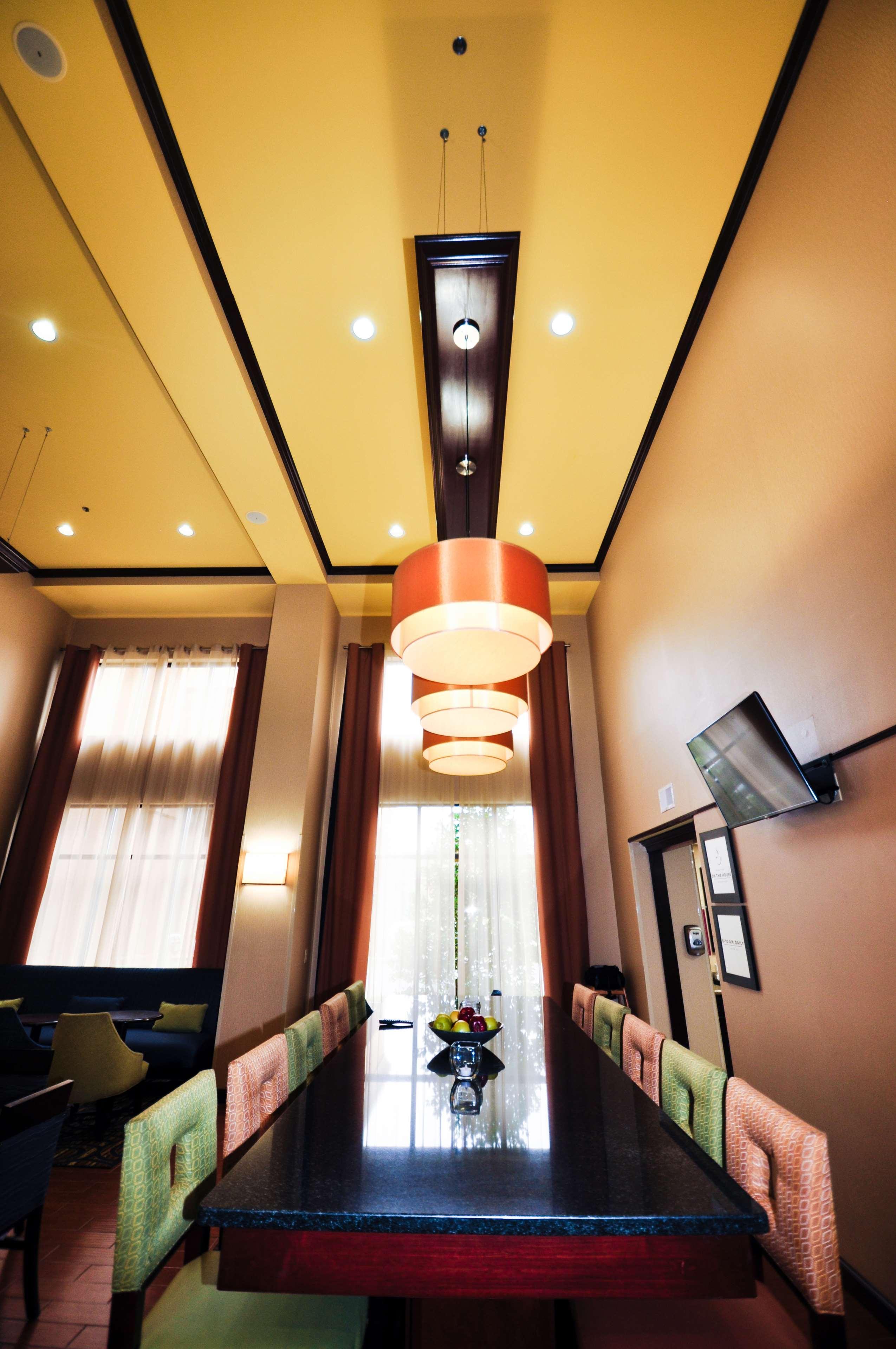 Hampton Inn & Suites Louisville East Exteriör bild