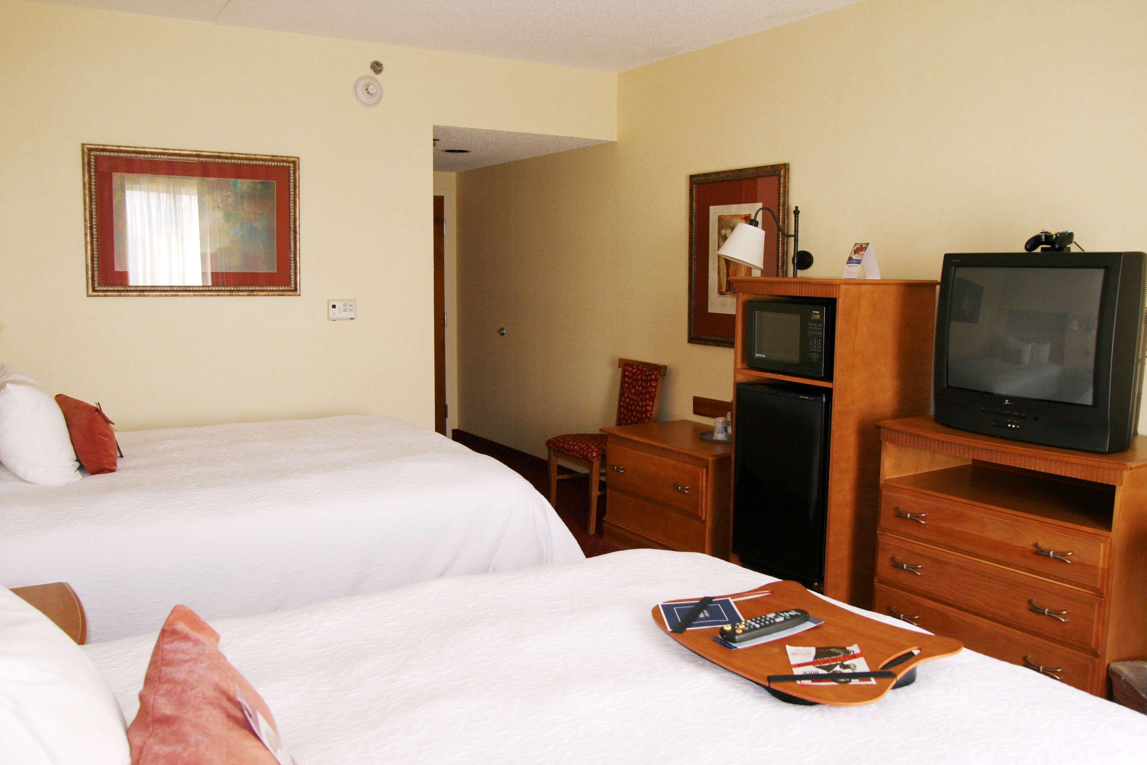 Hampton Inn & Suites Louisville East Exteriör bild