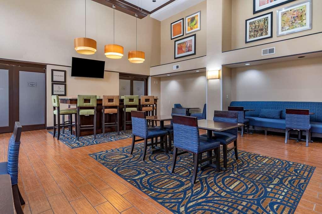 Hampton Inn & Suites Louisville East Exteriör bild