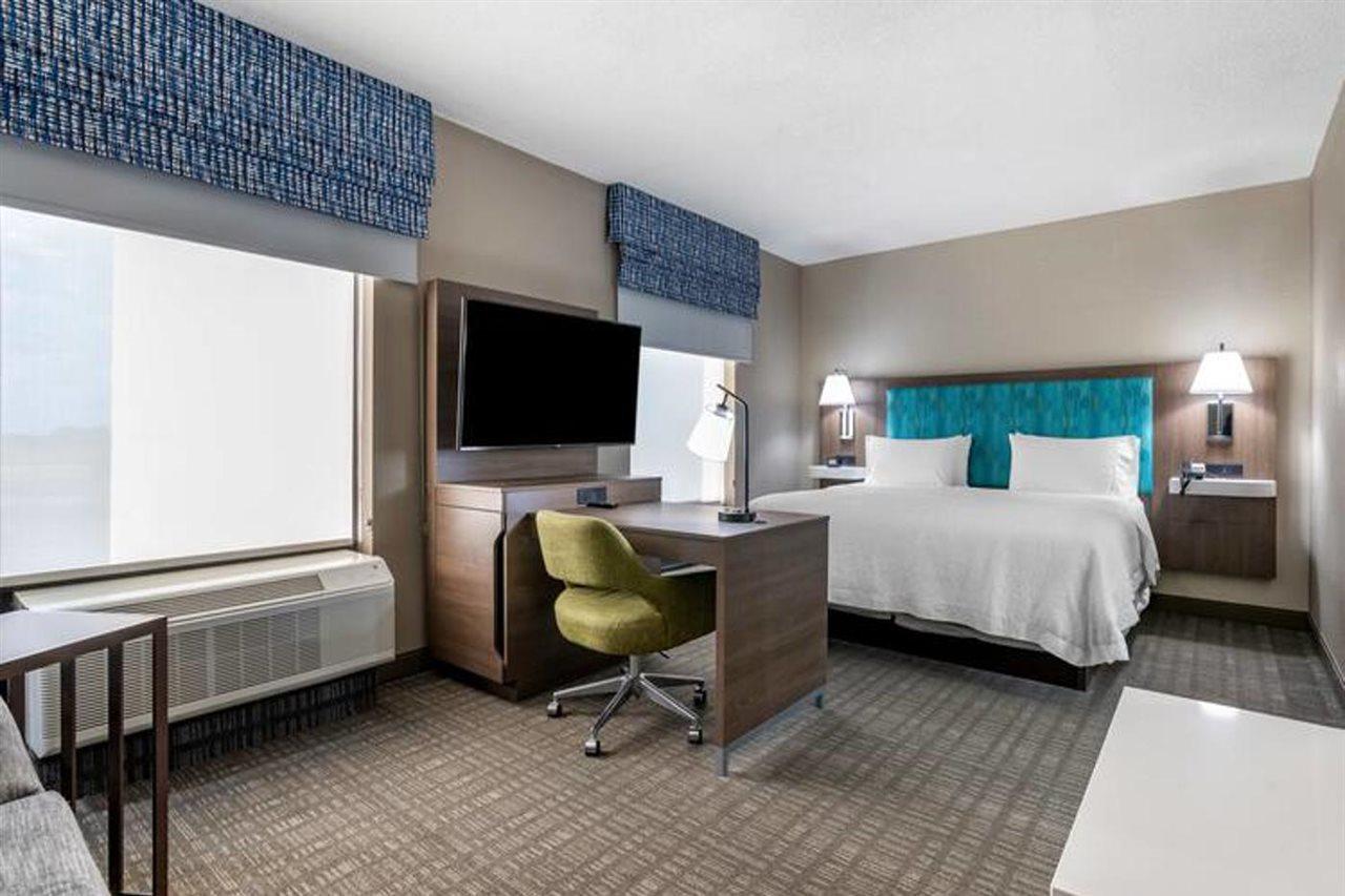 Hampton Inn & Suites Louisville East Exteriör bild