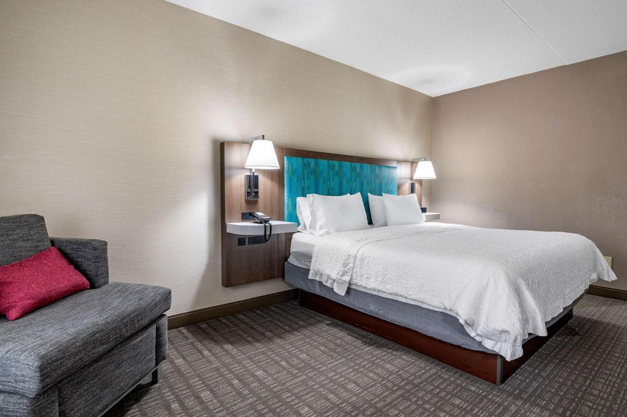 Hampton Inn & Suites Louisville East Exteriör bild