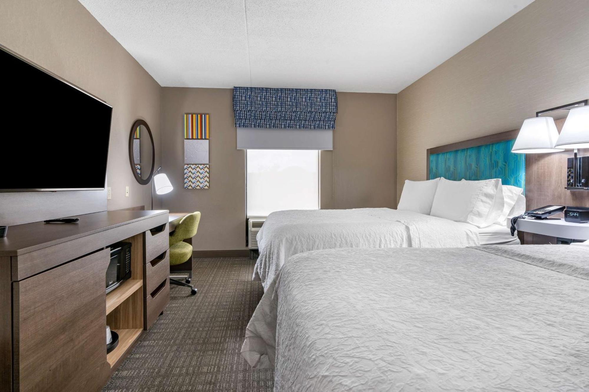 Hampton Inn & Suites Louisville East Exteriör bild