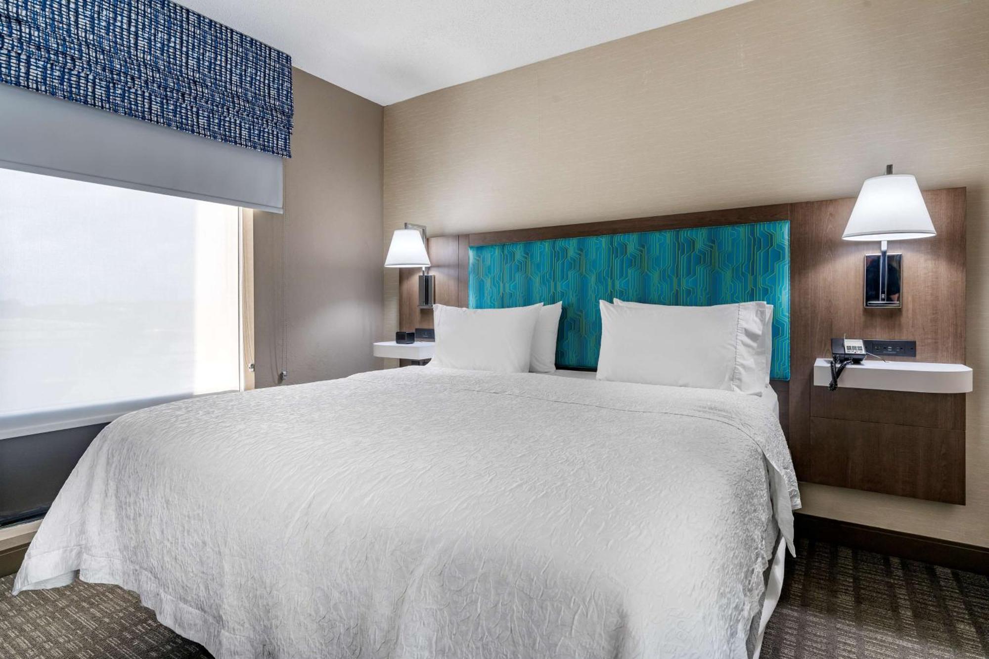 Hampton Inn & Suites Louisville East Exteriör bild