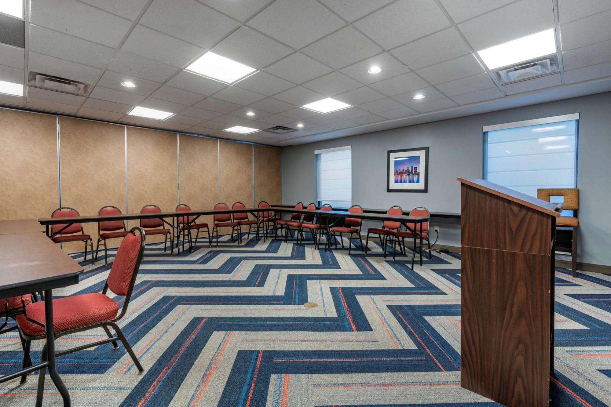 Hampton Inn & Suites Louisville East Exteriör bild