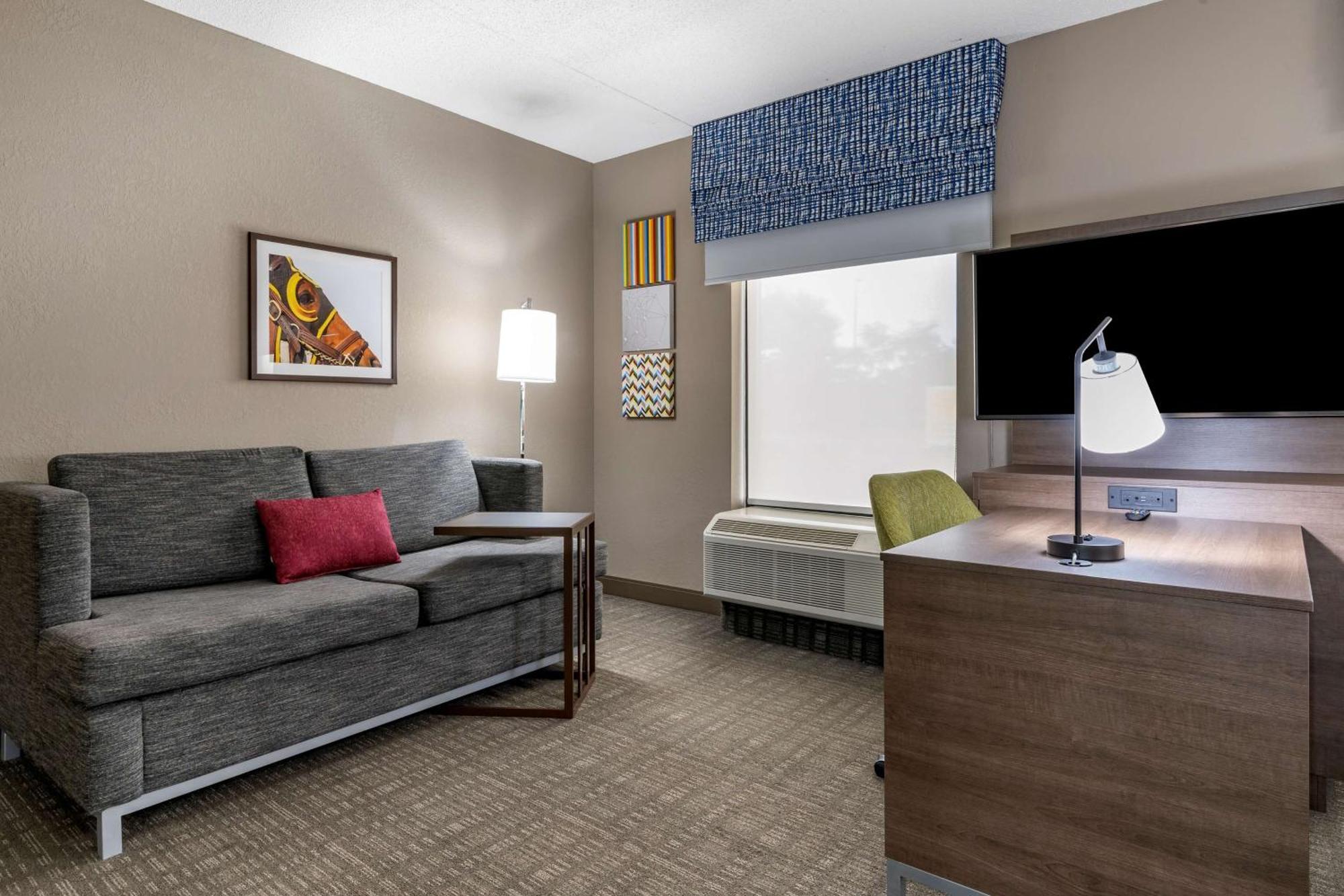 Hampton Inn & Suites Louisville East Exteriör bild