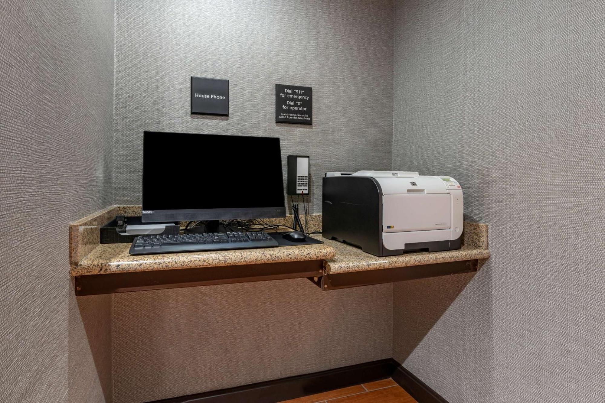Hampton Inn & Suites Louisville East Exteriör bild